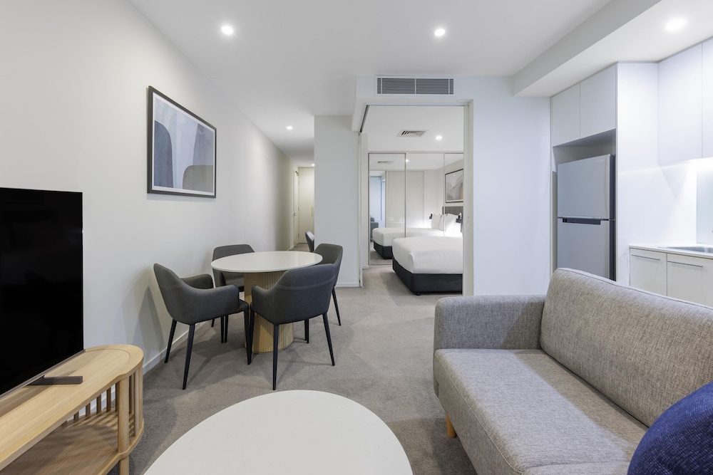 Oaks Melbourne Flemington Suites 33/46