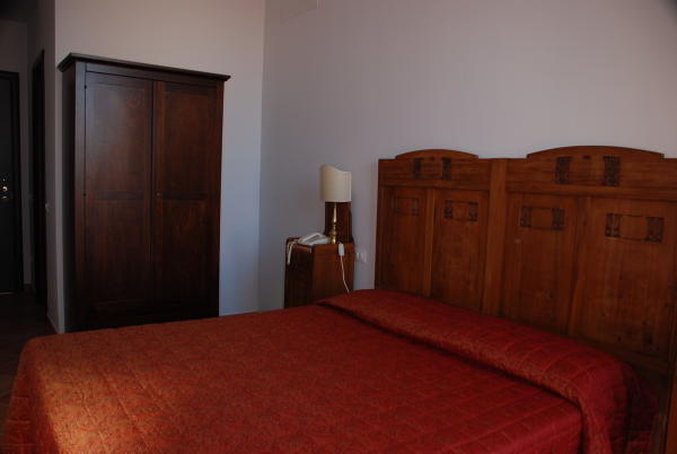 Medici Hotel 6/13