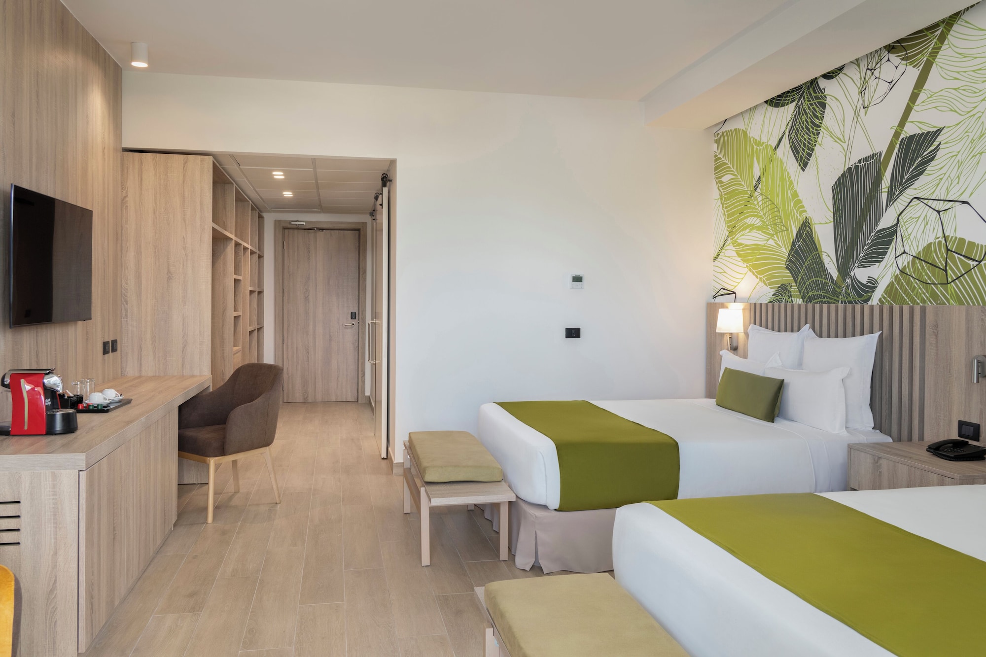 JUNIOR, DOUBLE BED, GARDEN VIEW