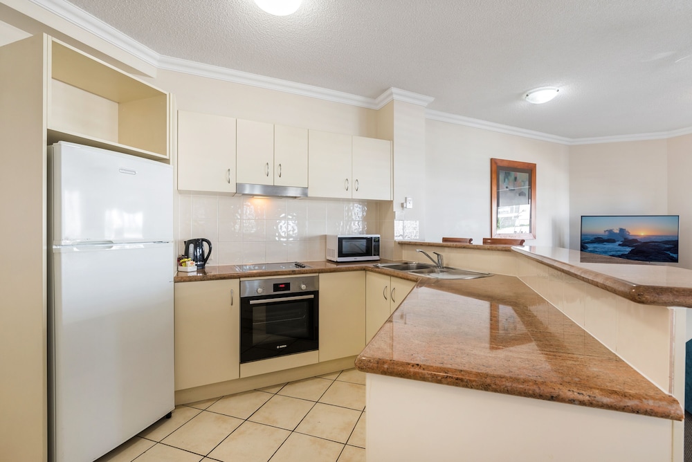 Raffles Mooloolaba 45/70