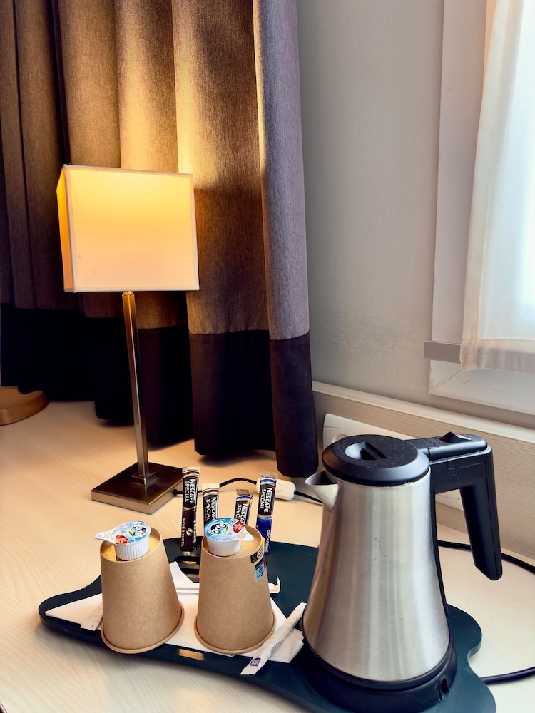 MERCURE Chartres Est 57/65
