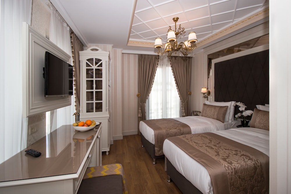 DELUXE, DOUBLE BED