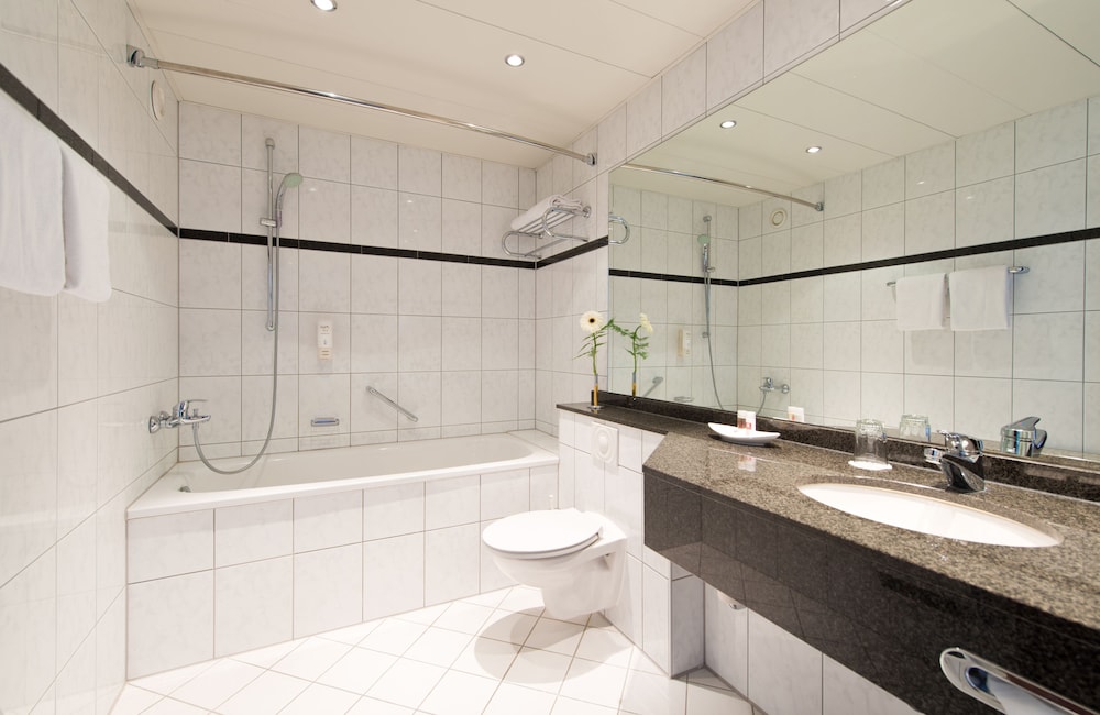 LEONARDO HOTEL KOLN BONN AIRPORT 13/57
