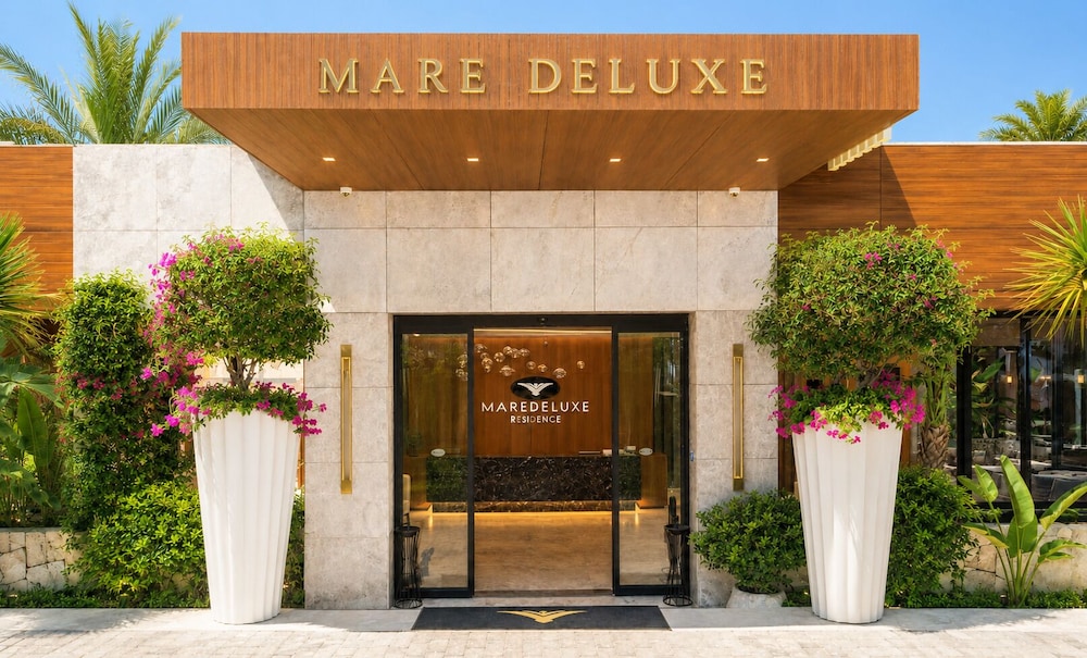 Mare Deluxe Residences and Villas 6/57