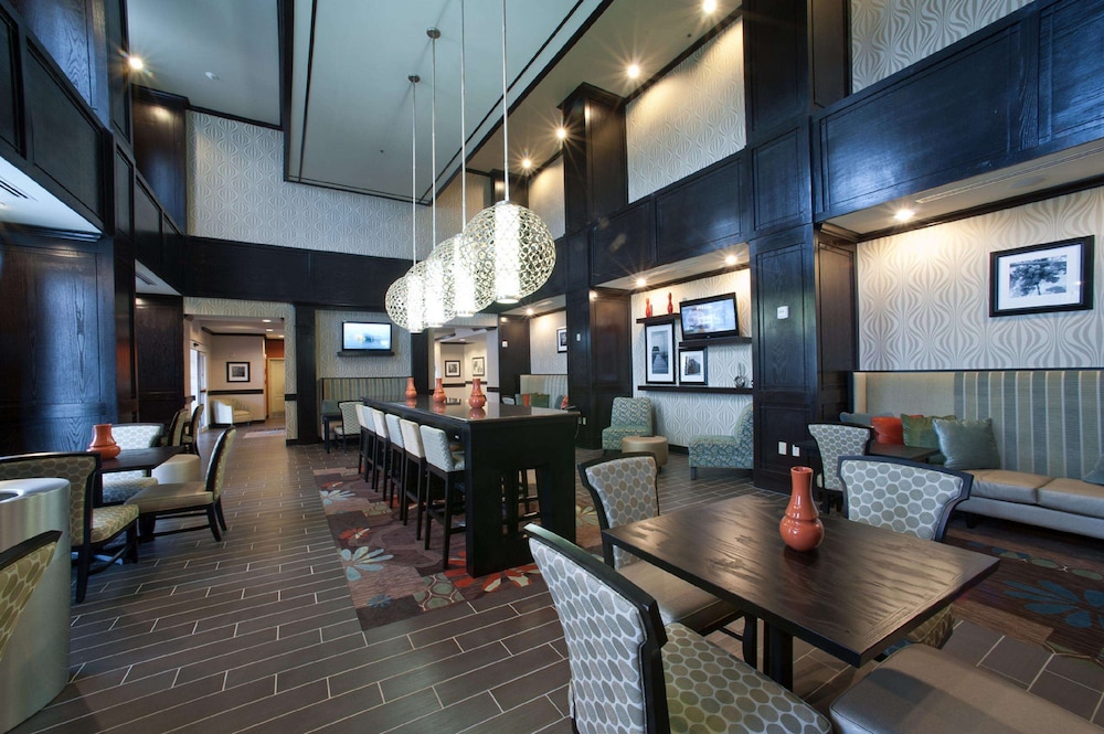 Hampton Inn and Suites Denison, TX 42/60
