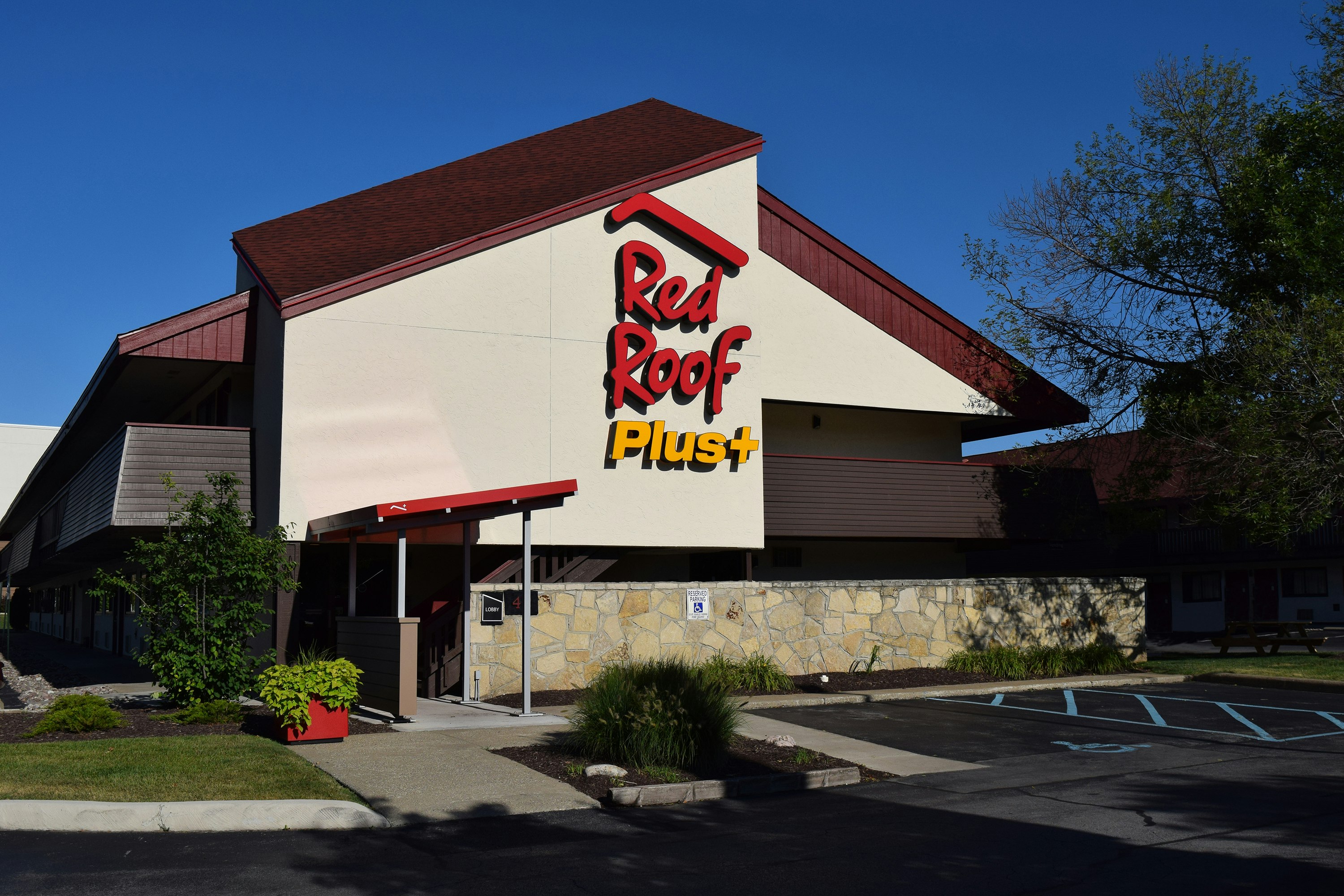 Red Roof PLUS University at Buffalo - Amherst 2/8