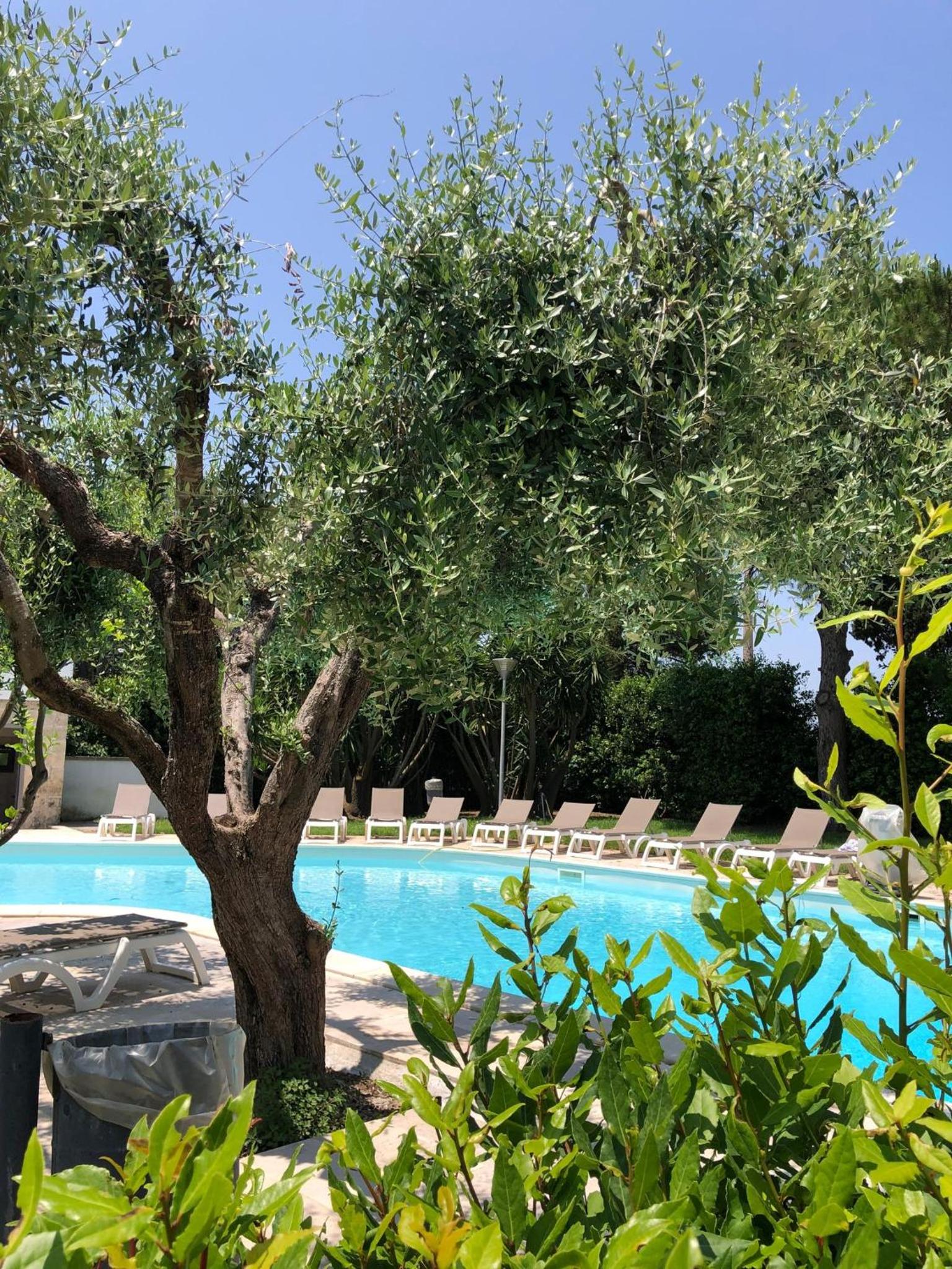 Hotel Village Gabriella 56/57