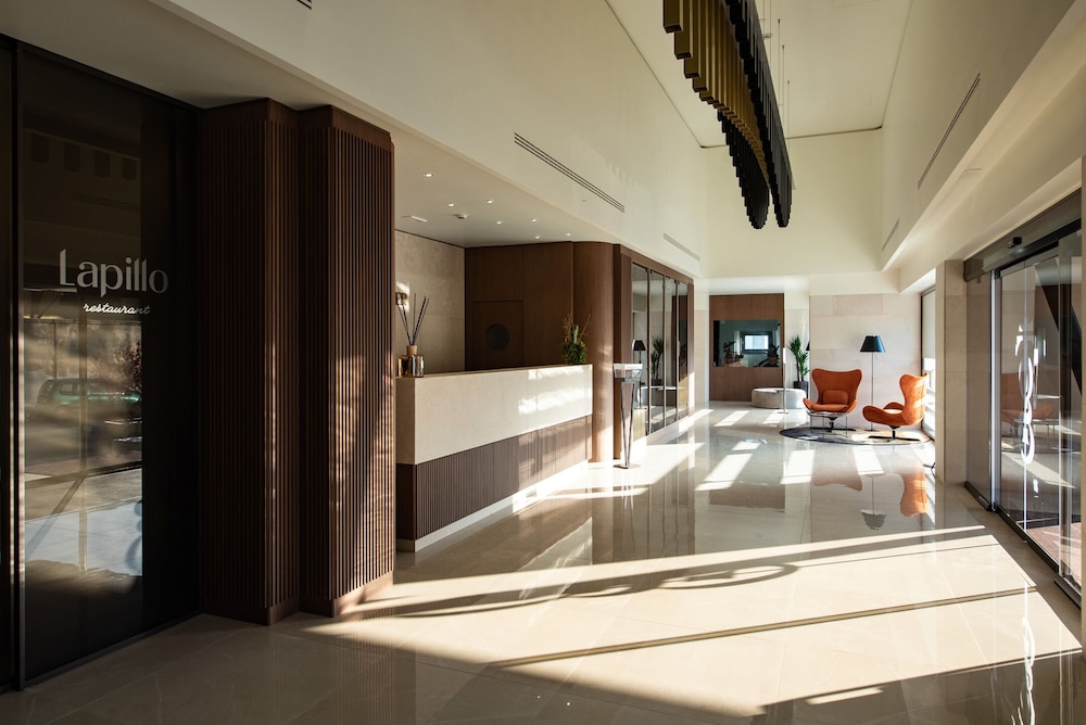 Gold Tower Lifestyle Hotel 11/60