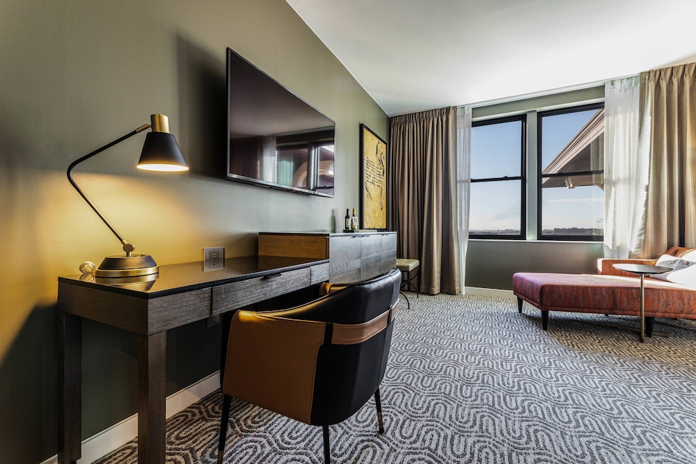Hotel Vin Autograph Collection 37/52