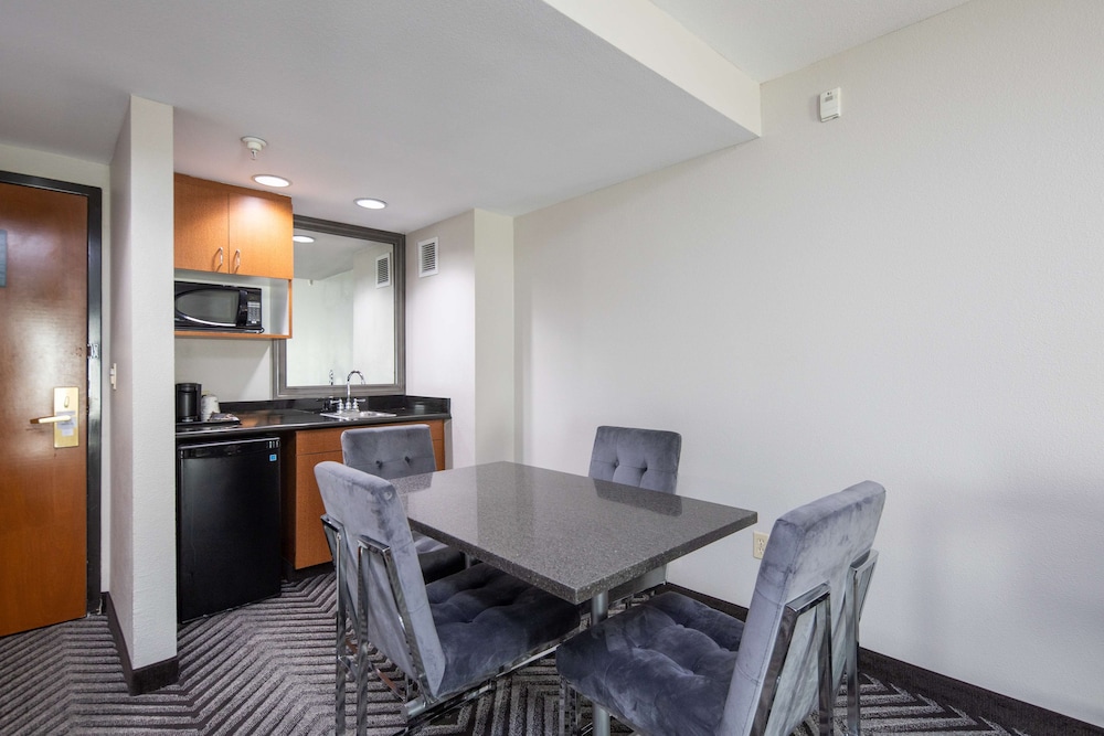 Best Western Inn & Suites San Mateo - San Francisco Airport 20/29