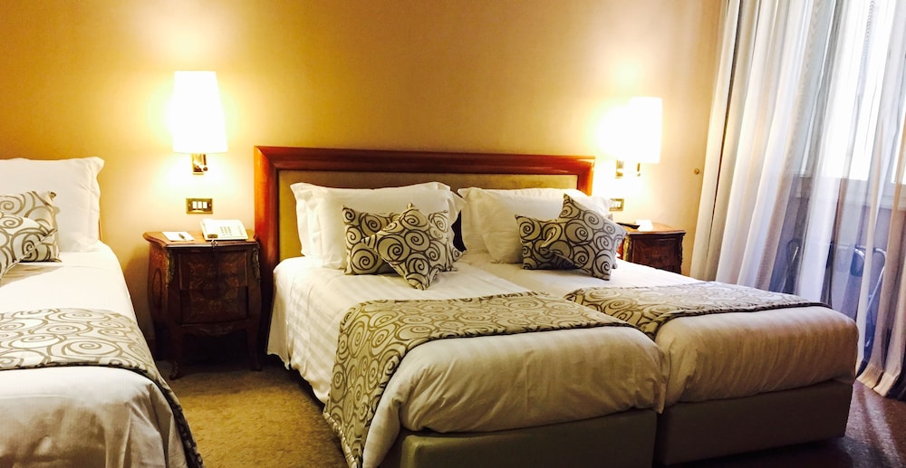 Savoy Hotel Rome 6/34