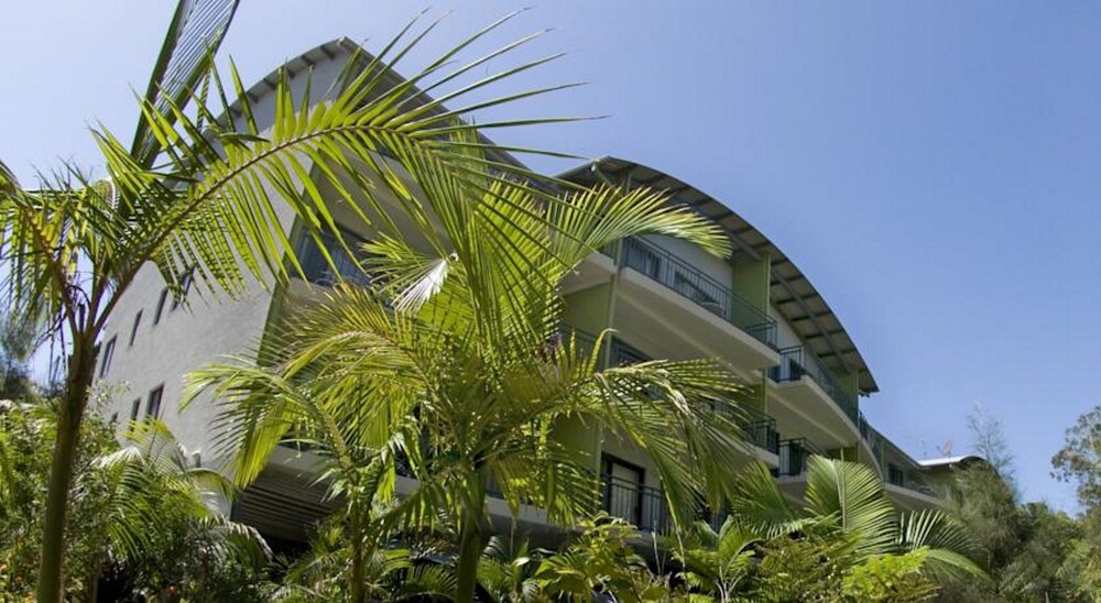 Flynns Beach Resort 32/33
