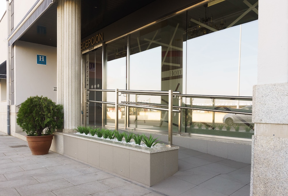 Hotel Triana 1/46