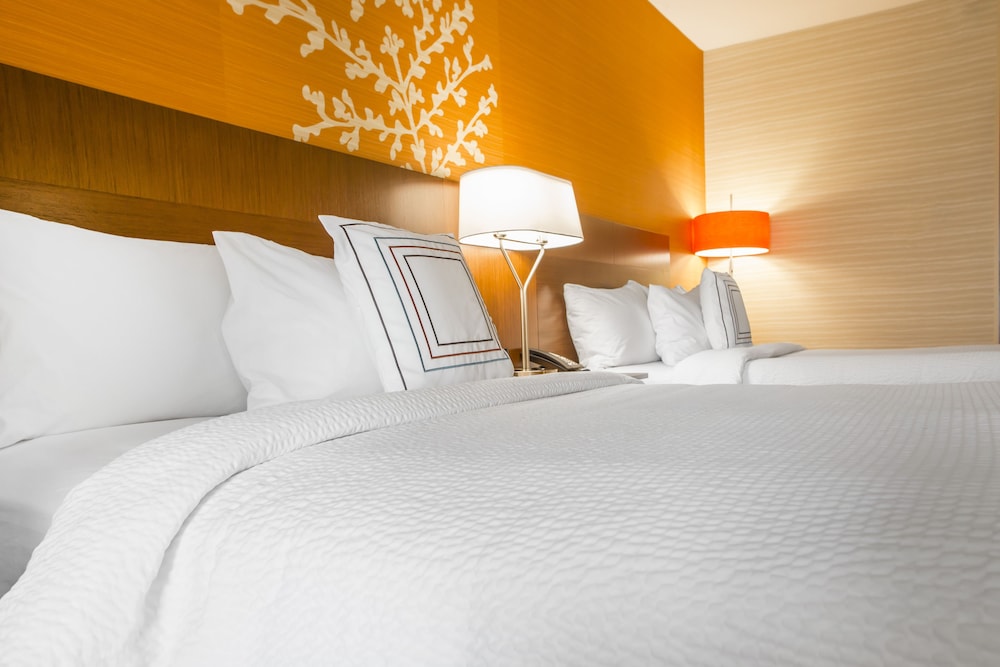 Fairfield Inn And Suites Waterloo Cedar Falls 12/34