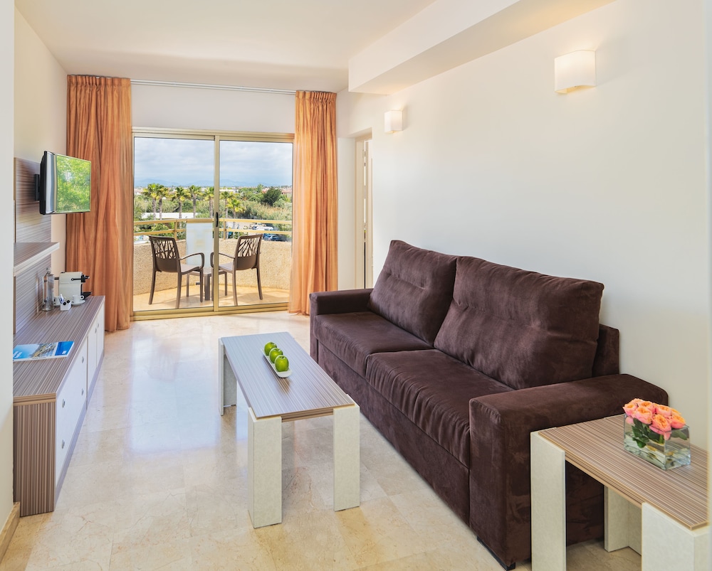 H10 Cambrils Playa 48/73