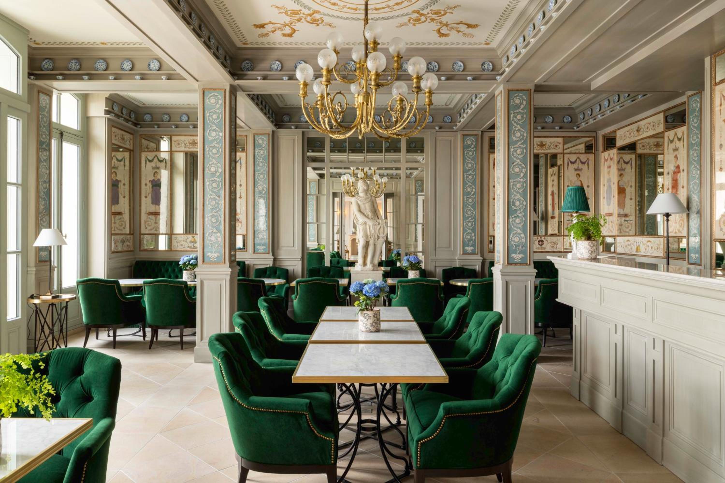 HOTEL DU QUAI VOLTAIRE 37/52