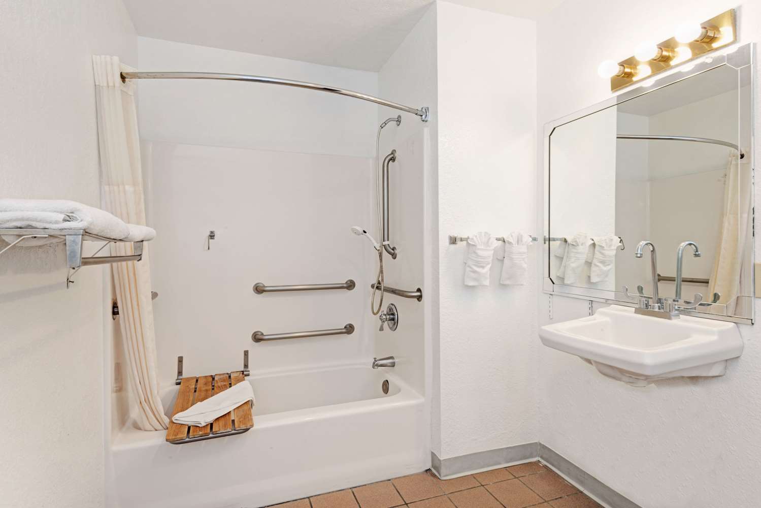Days Inn by Wyndham Espanola 22/23