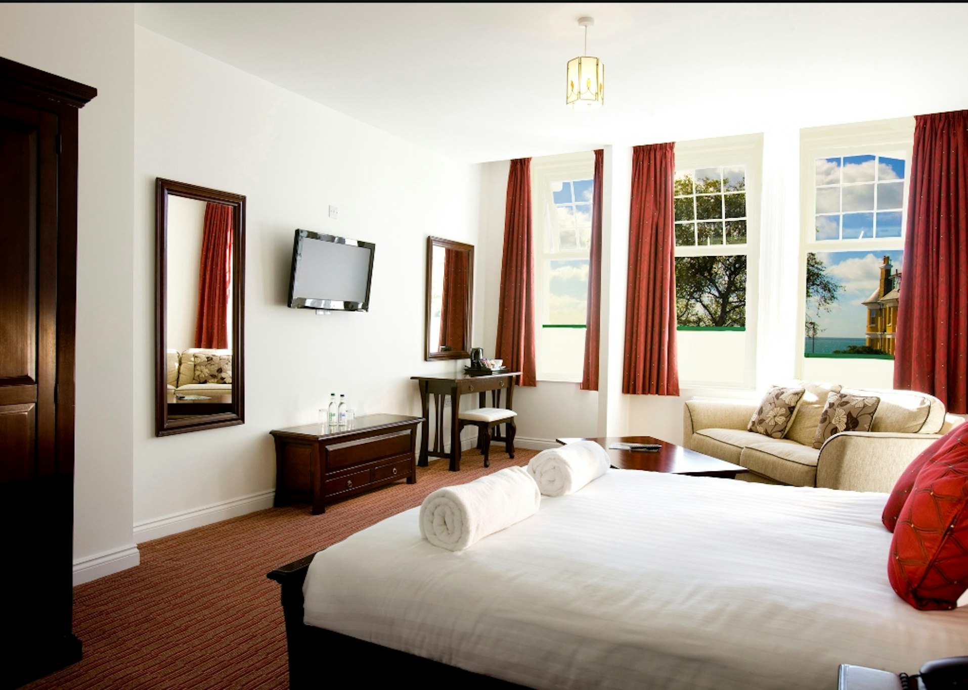 The Park Central Hotel 4/6