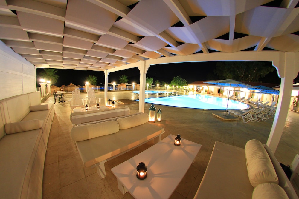 Palm Bay Beach Hotel 40/61