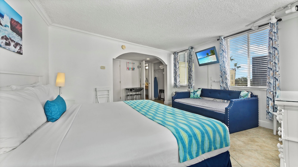 PELICAN POINTE SUITES 31/58