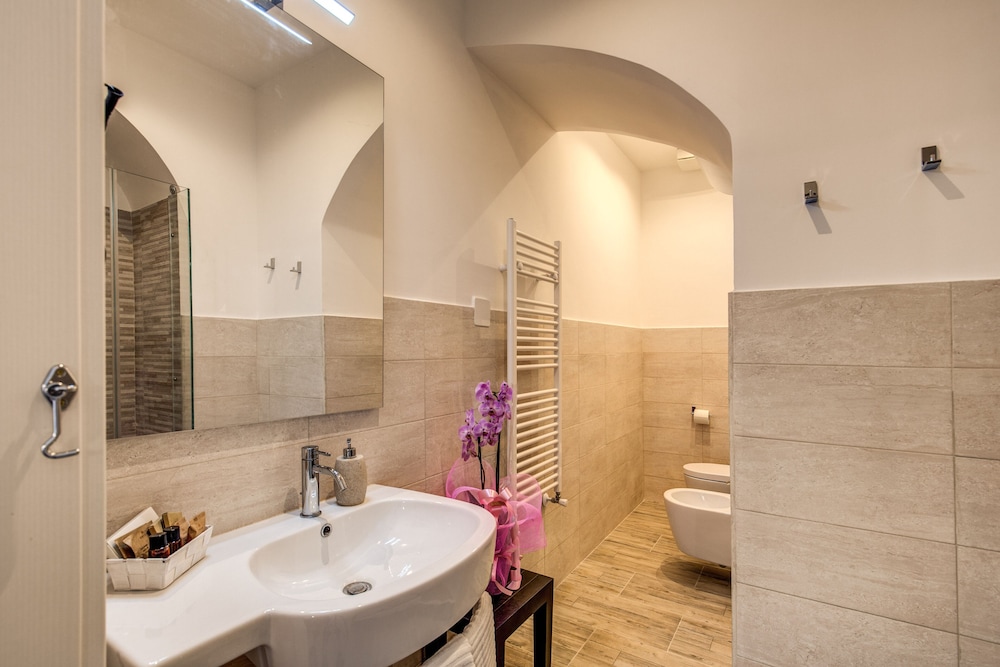 Feronia Guest House 48/54