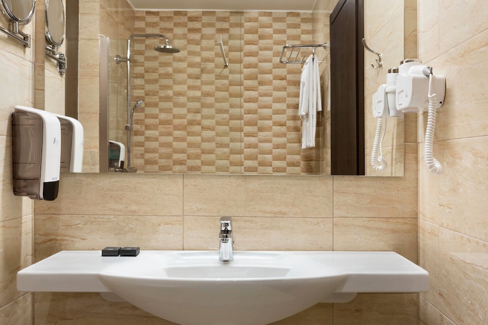Ramada by Wyndham Constanta 51/51