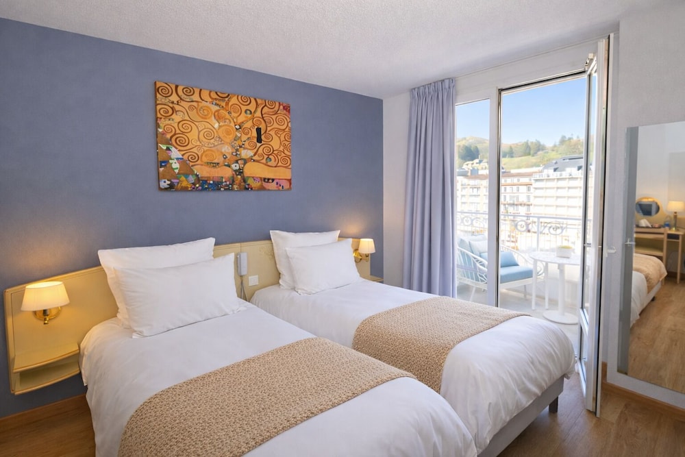 STANDARD, DOUBLE OR TWIN BED, RIVER VIEW, BALCONY