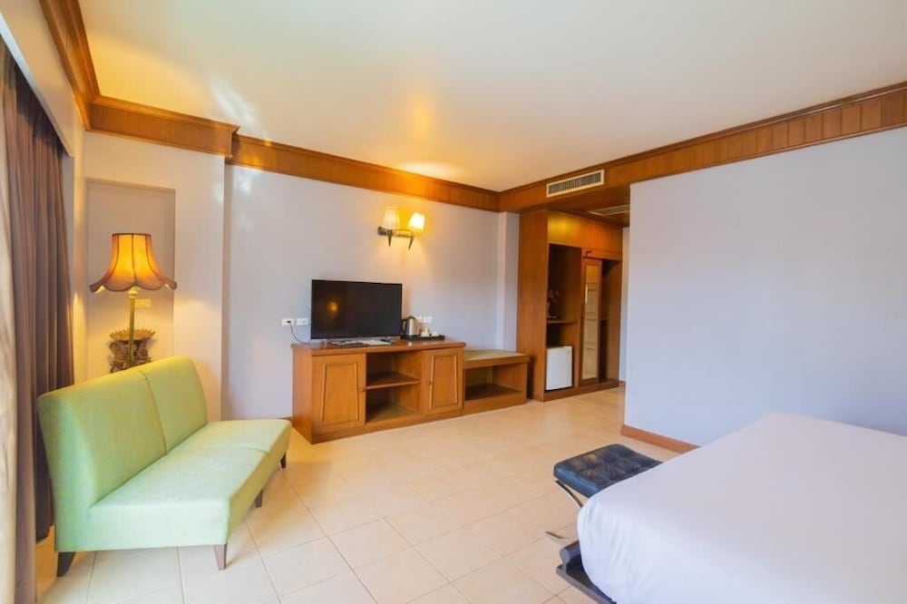 C N Hotel Patong 20/46
