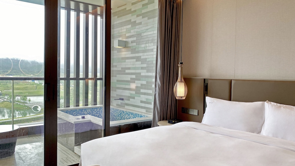 Holiday Inn Resort Maoshan Hot-Spring 24/69