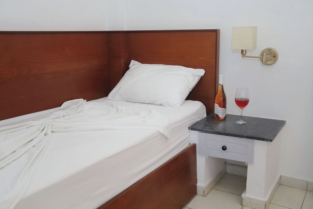 Economy, Queen Bed, Lateral Side Sea View، Maravel Star Art Hotel 10/10
