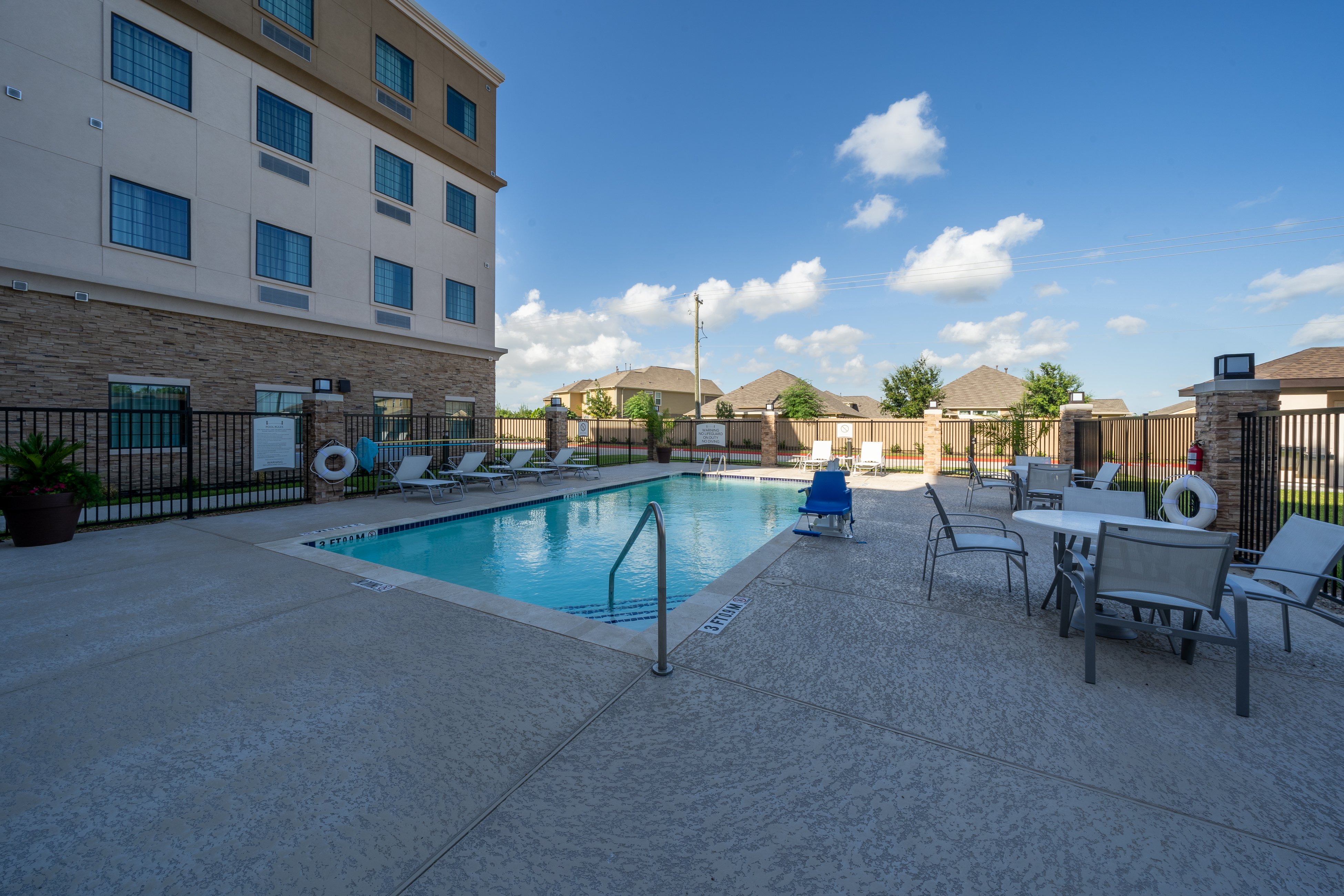 STAYBRIDGE SUITES HOUSTON NW CYPRESS CROSSING 2/44