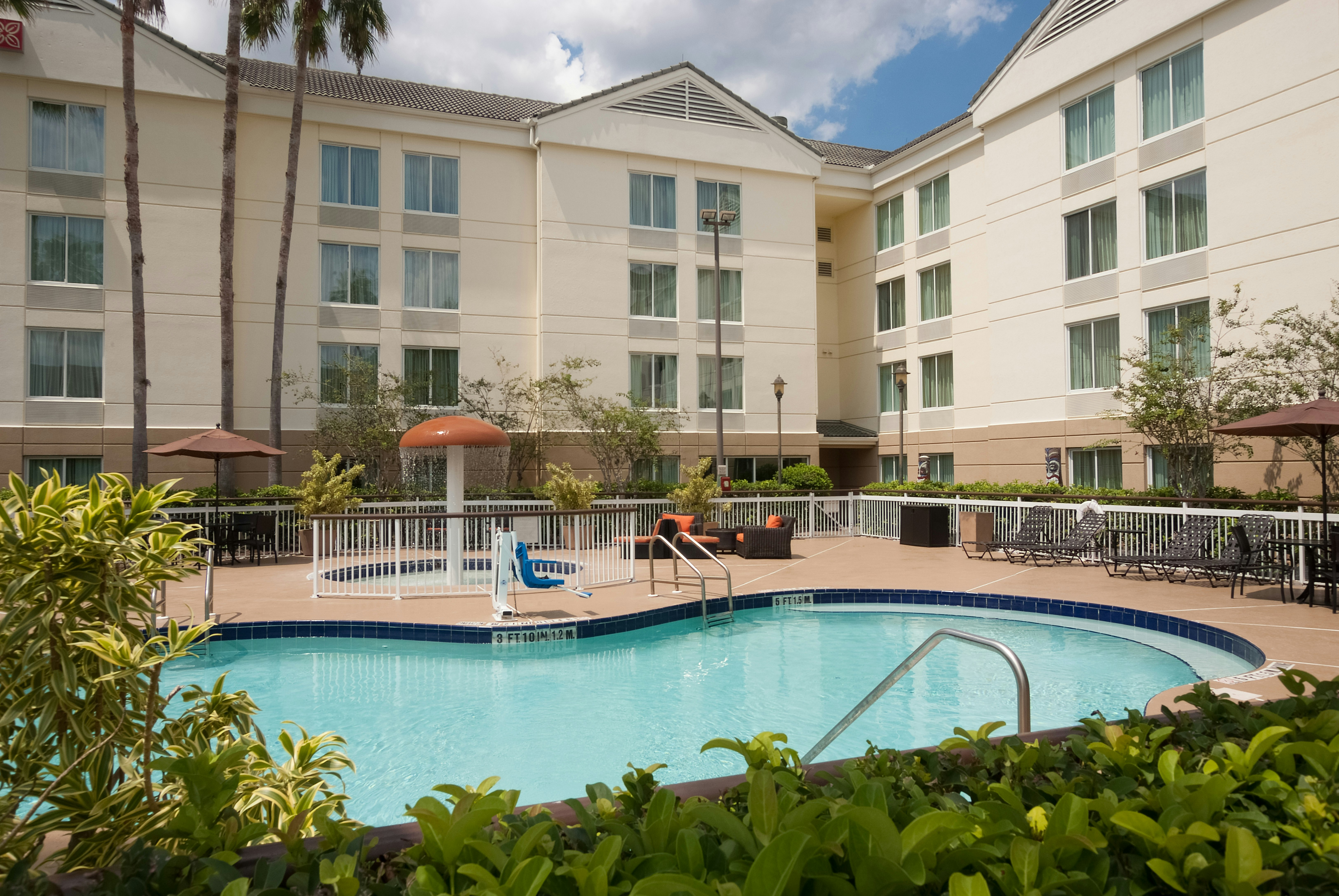 Hilton Garden Inn Orlando Airport 72/73