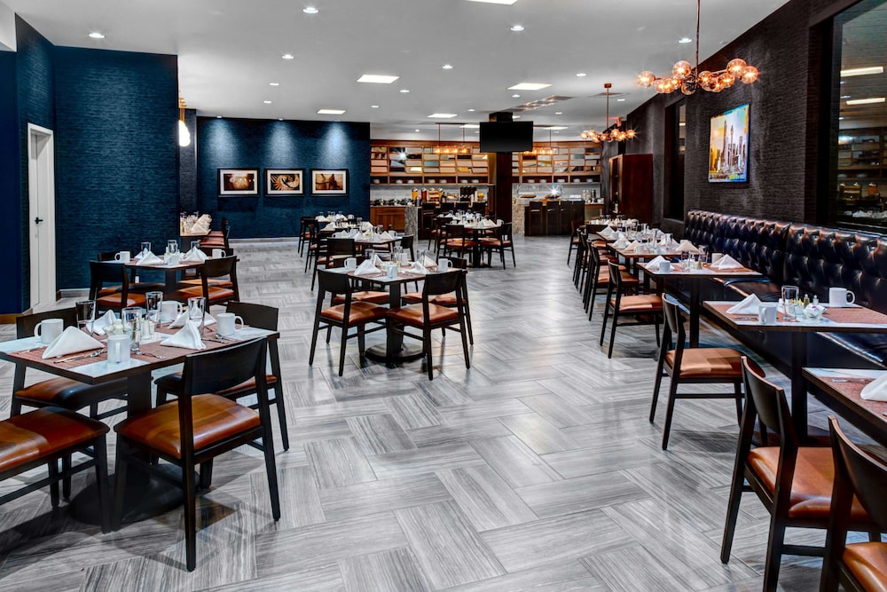 Doubletree By Hilton Hotel Arlington Dfw South 28/45