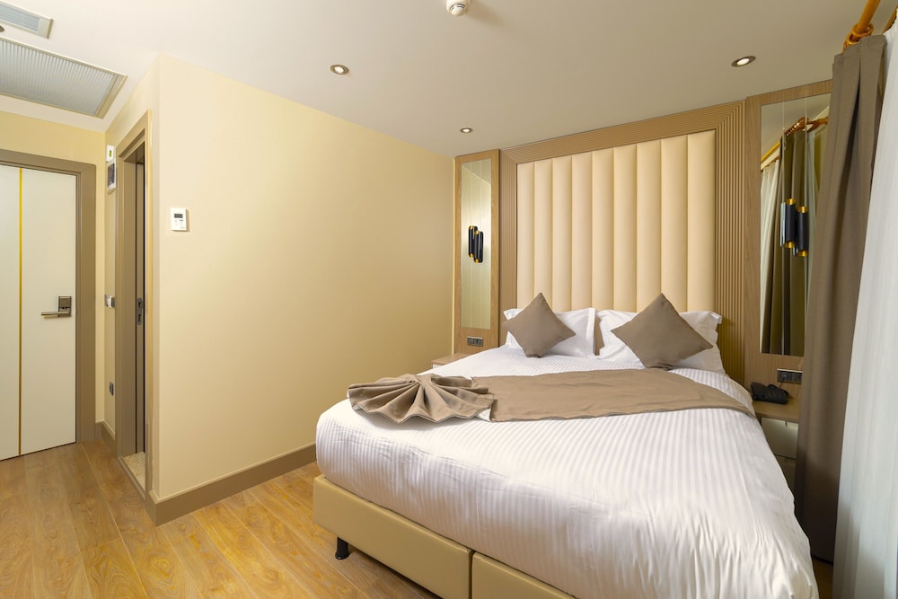 STANDARD, DOUBLE BED