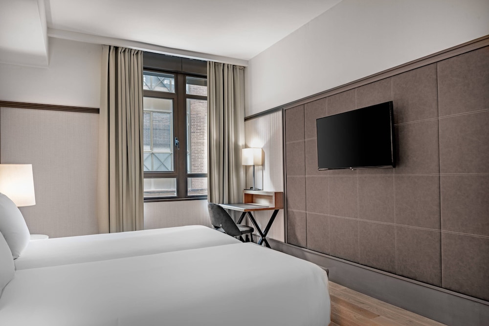 AC Hotel Avenida de America by Marriott 12/44