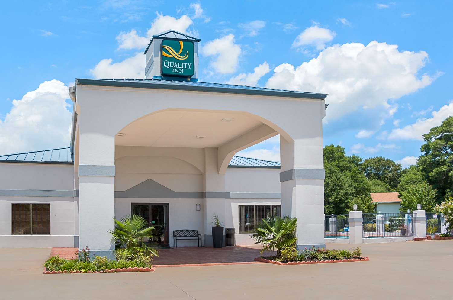 Quality Inn Carthage, TX 4/36