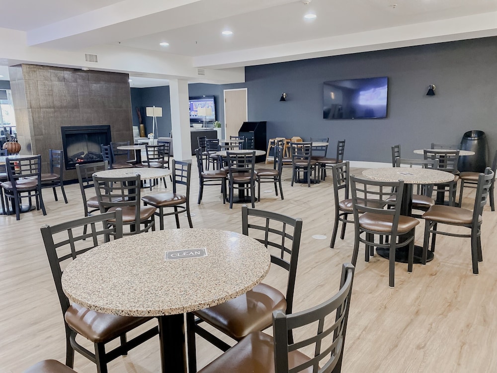 Best Western Plus Peppertree Airport Inn 45/57