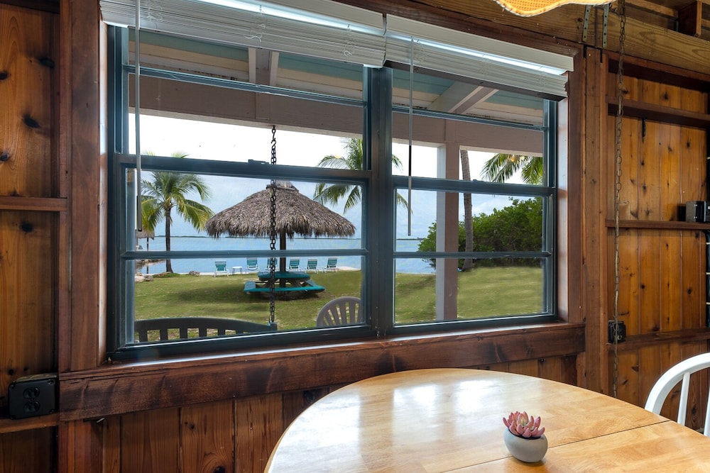 Rock Reef Resort 1/77
