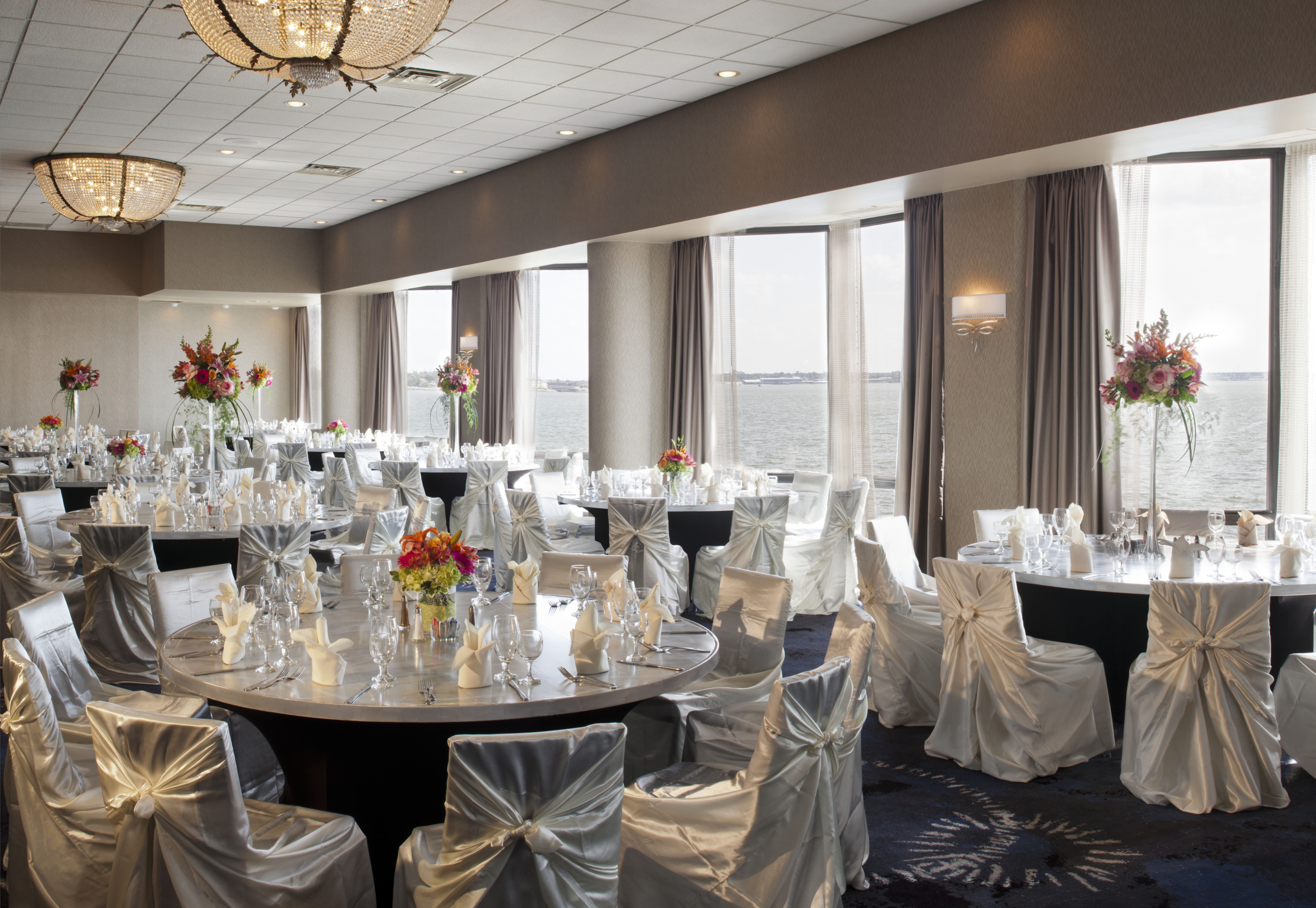 Compass Hotel Nassau Bay 23/65