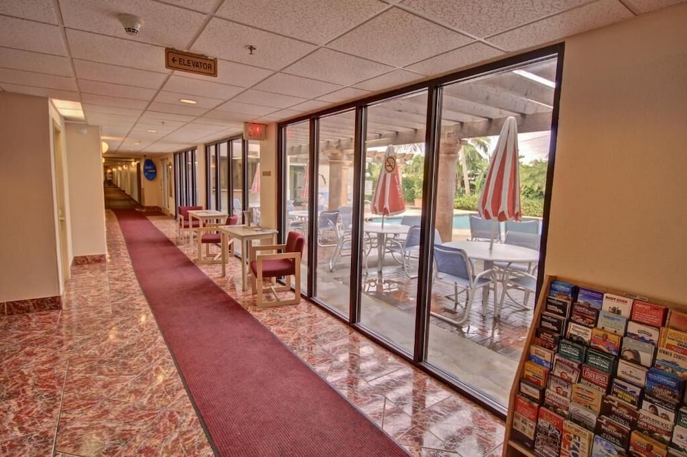 Home2 Suites by Hilton South Padre Island 33/72