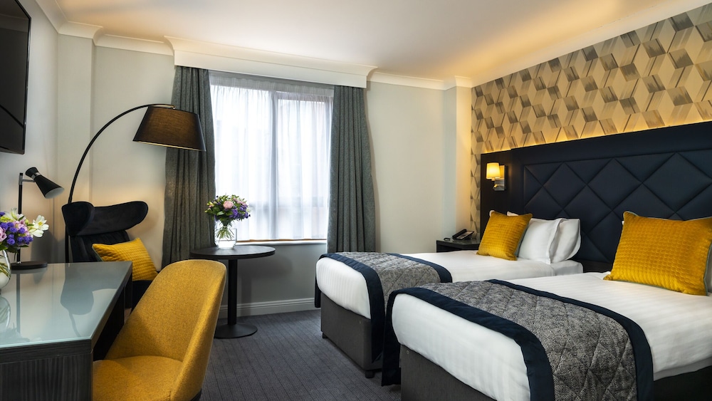 Camden Court Hotel 12/58