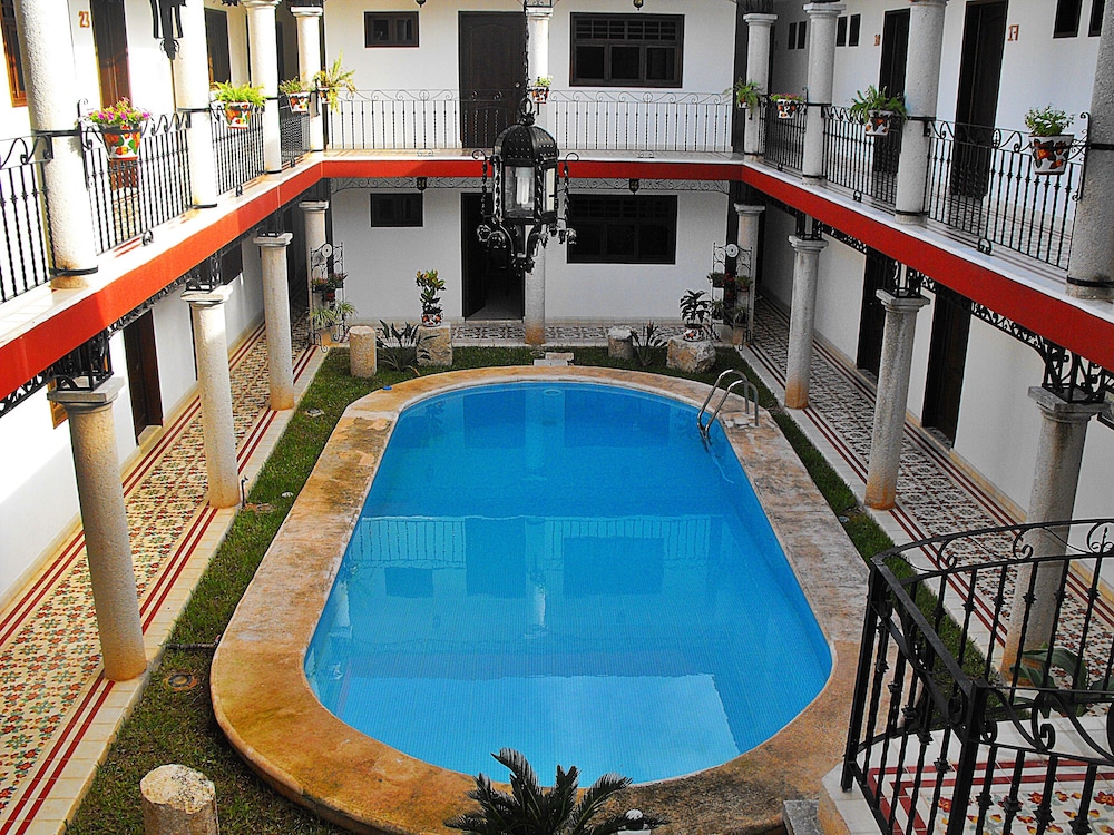 La Aurora Hotel Colonial 55/61