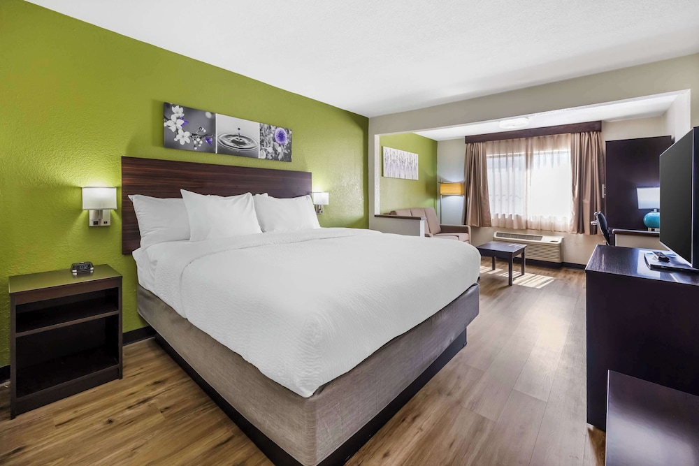 Suite, King Bed