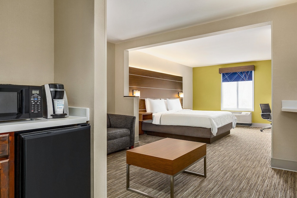 Holiday Inn Express Suites Philadelphia Mt Laurel 18/54