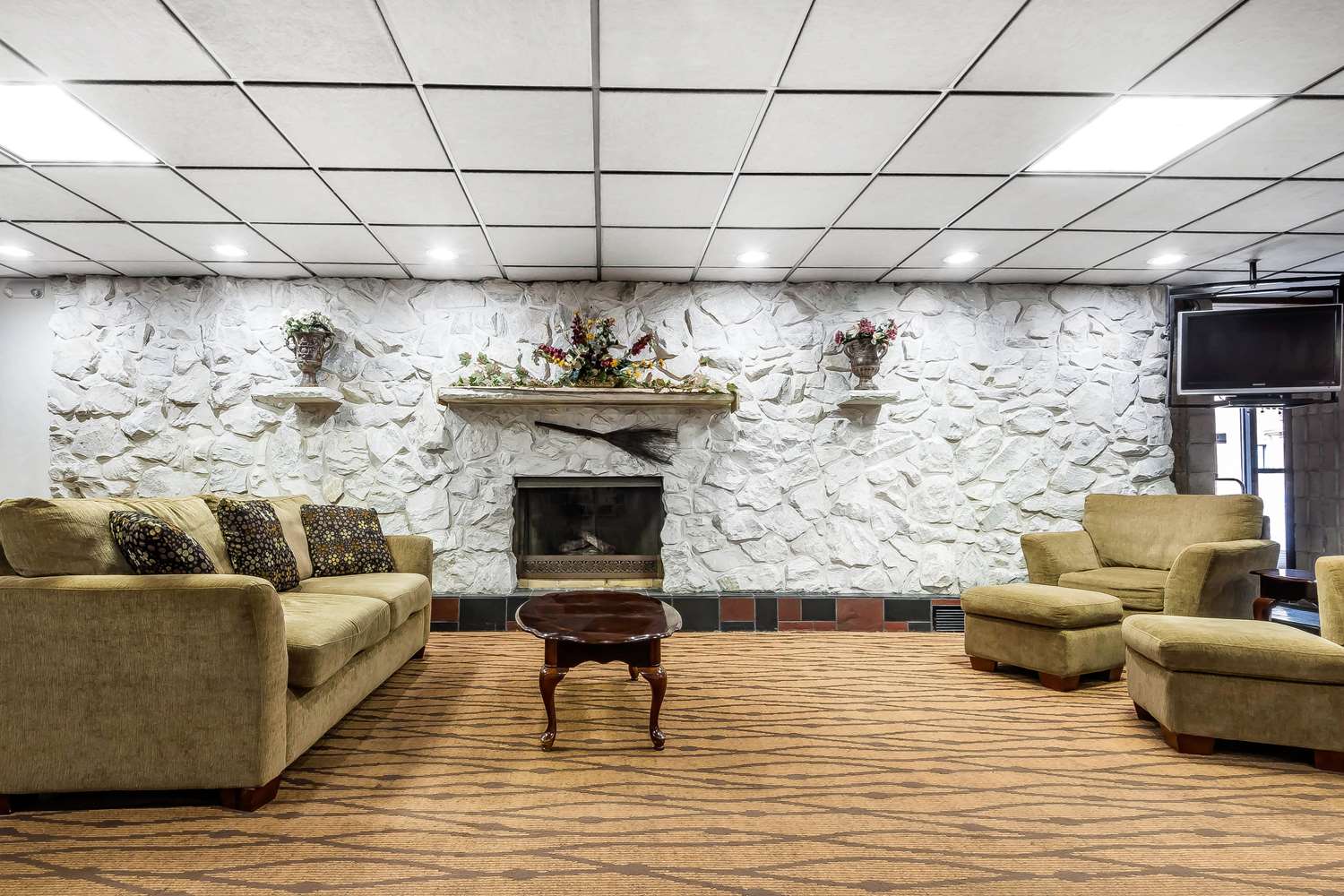 Quality Inn & Suites Binghamton Vestal 18/31