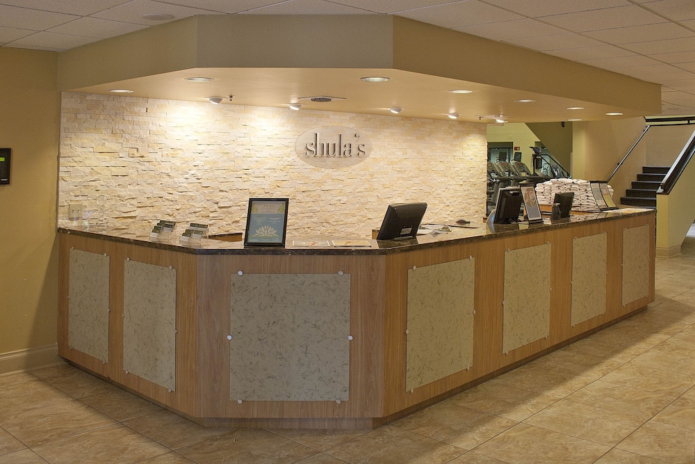 Miami Lakes Hotel 6/48