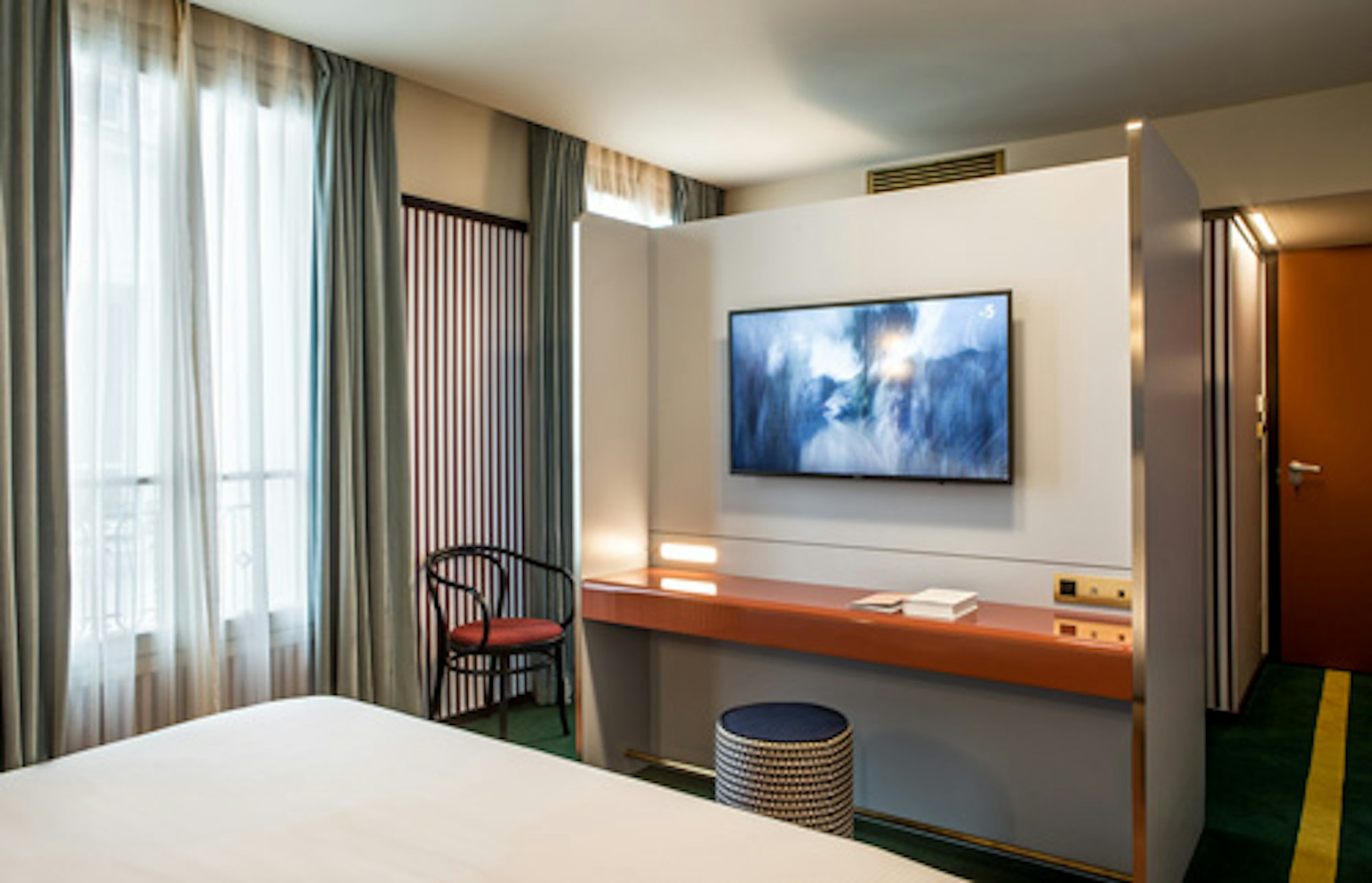 Hotel du Rond-Point des Champs-Elysees 56/68