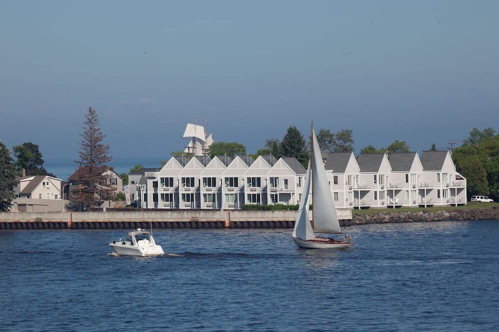 South Pier Inn 42/50