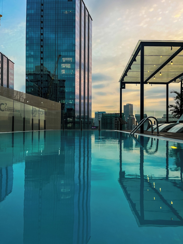 Bay Hotel Ho Chi Minh 65/66