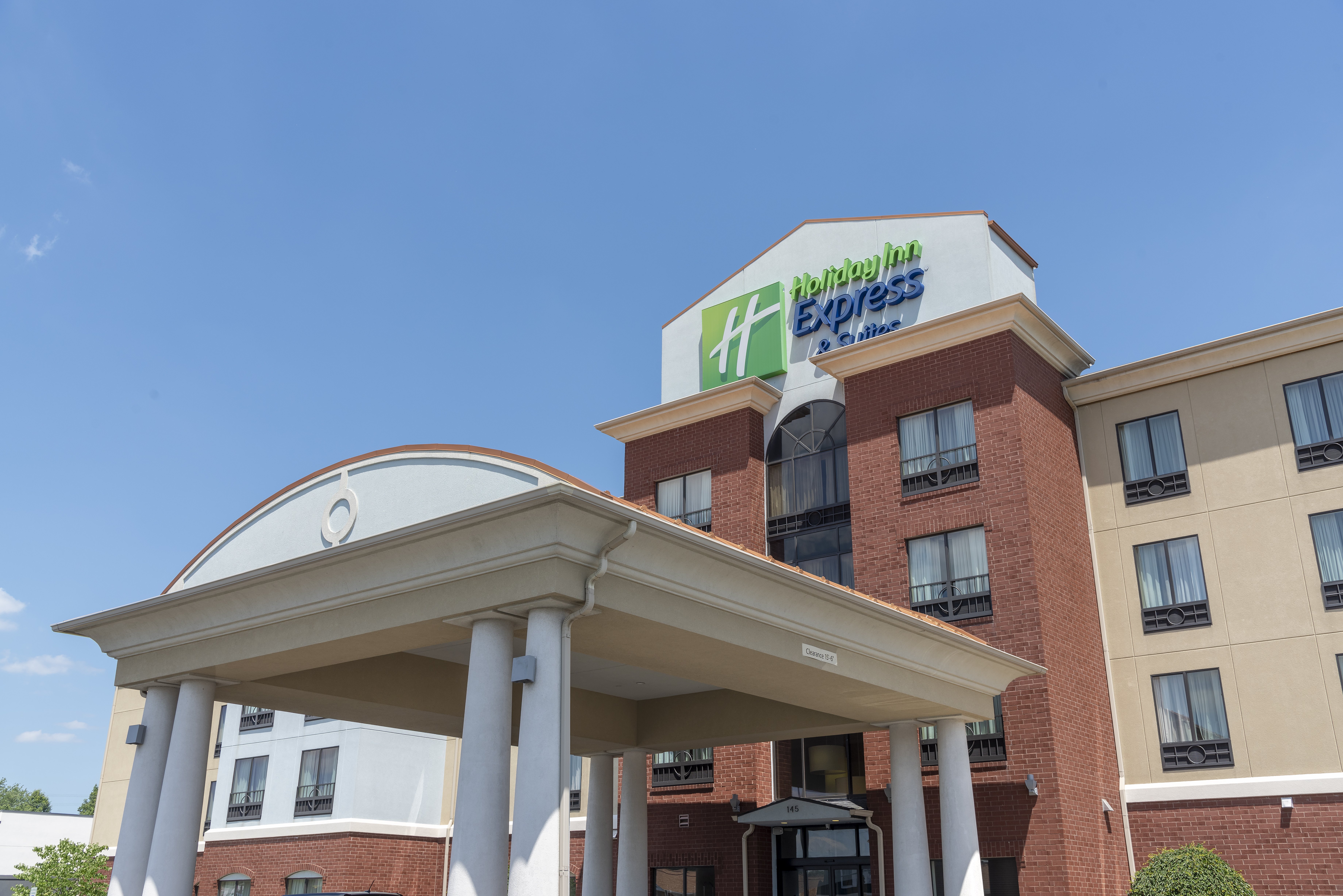Holiday Inn Express Hotel Suites New Philadelphia 2/66